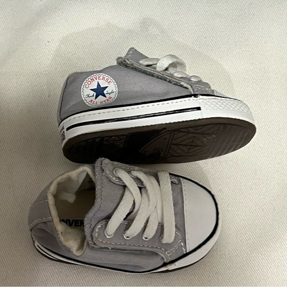 CONVERSE unisex infant light gray low top crib sneakers 2 - Picture 1 of 9
